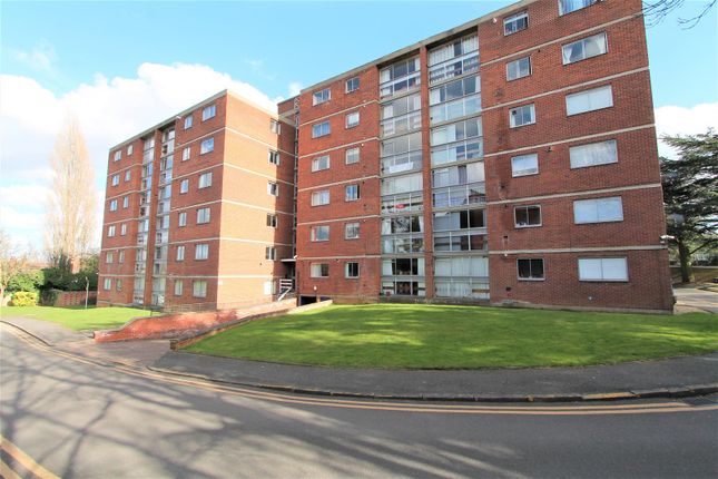 Thumbnail Flat to rent in Stoughton Rd, Stoneygate, Leicester