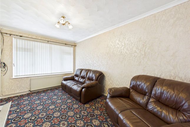 15, Remus Close, Essex photo 3