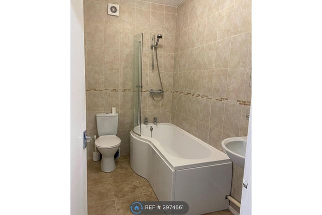 Flat, Leyland Road, Southport photo 5