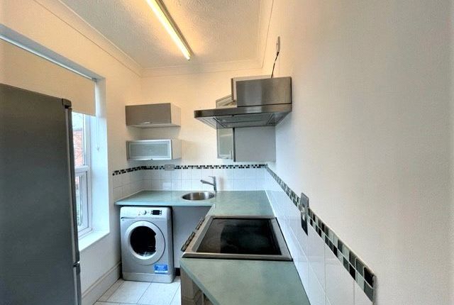 Flat 4, 81, London Road, Berkshire photo 3