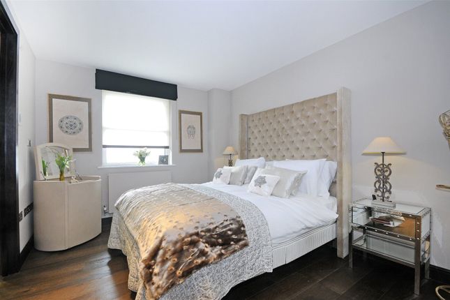 Penthouse 1008 Boydell Court,, St. Johns Wood Park, London photo 4