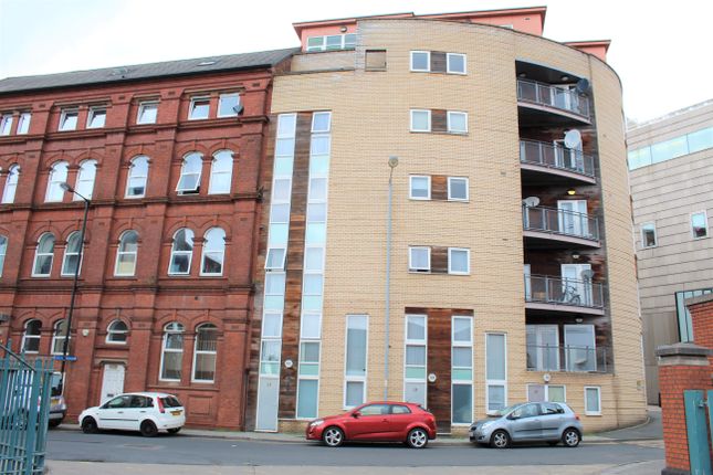 Thumbnail Flat to rent in Crown Lofts, Town Centre, Walsall