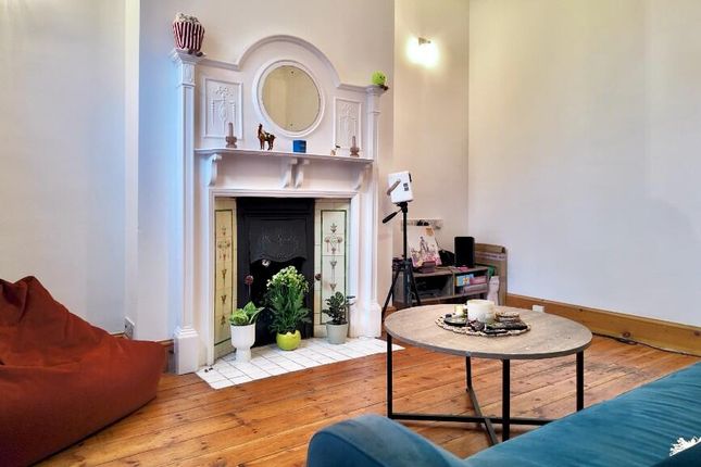 Summerlands Avenue, Acton photo 3