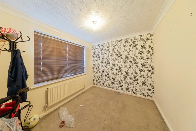 53, Minerva Gardens, MILTON KEYNES photo 2