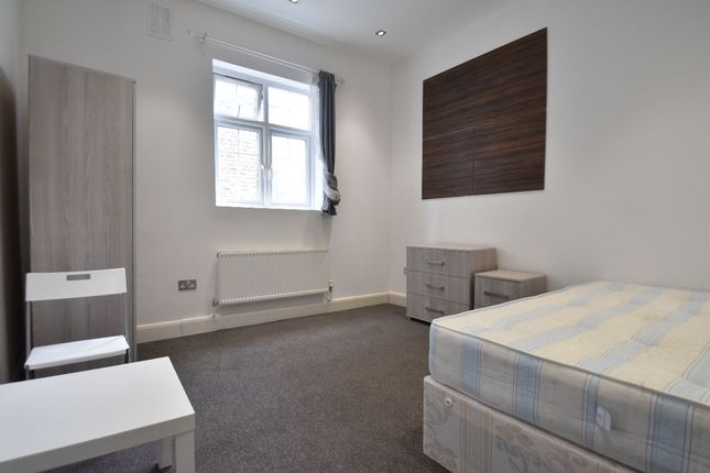 Room to rent in Uxbridge Road, London