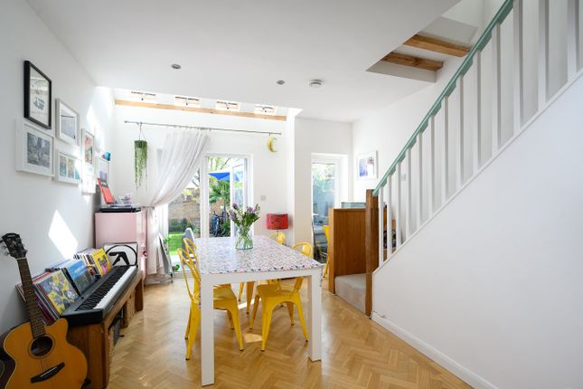 33, Primrose Road, Hersham Village photo 3