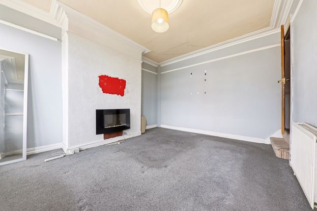 6, Woodside Place, Leeds photo 2