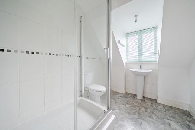 2, Macdowall Road, Surrey photo 4