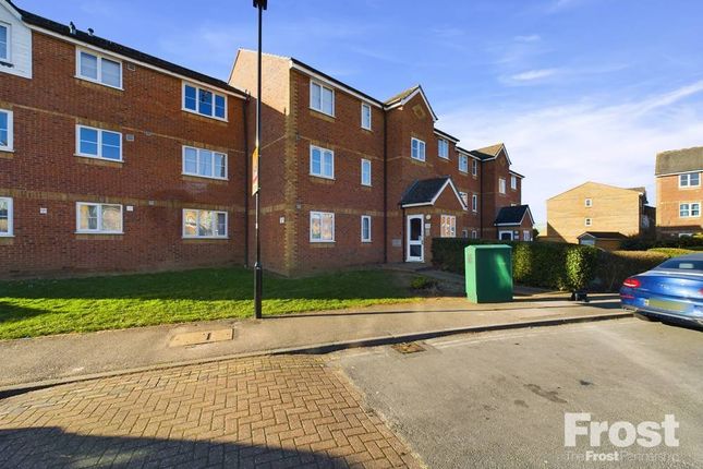 Flat for sale in Redford Close, Feltham