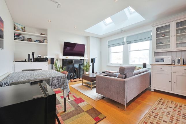 Thumbnail Flat for sale in Rectory Grove, Clapham