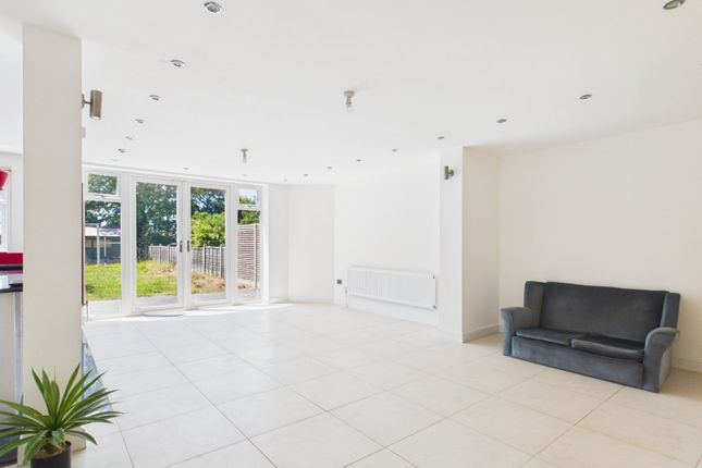 54, St. Pauls Road, Surrey photo 2