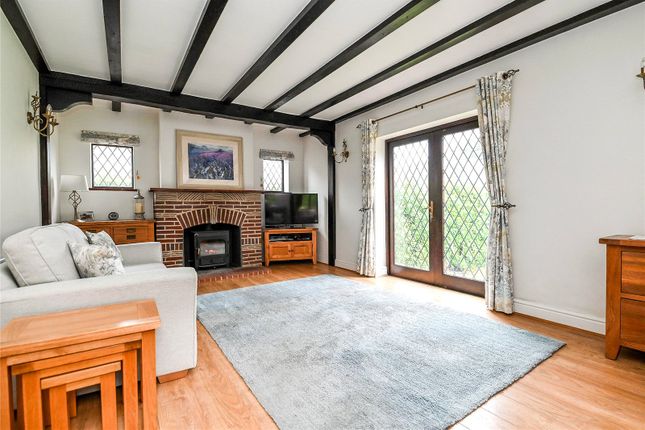 Mile Oak, 15, Dilly Lane, New Milton photo 2