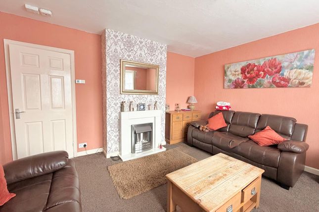 33, Foundry Drive, Leeds photo 2
