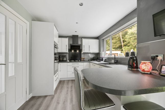 51 Kaim Crescent, Bathgate photo 3