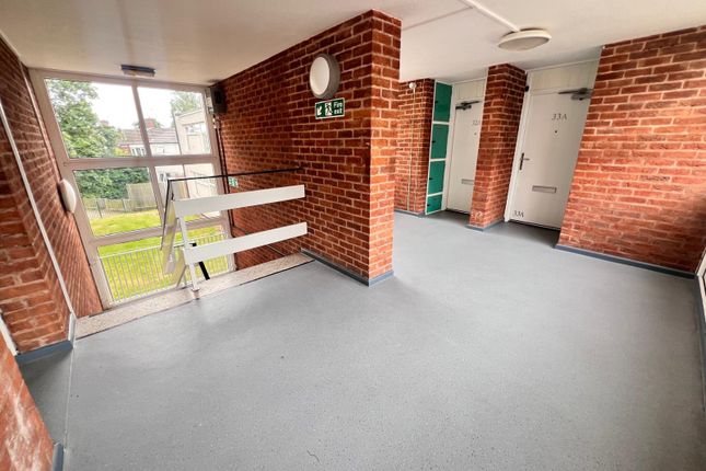 32a Stroud Avenue, Willenhall photo 2