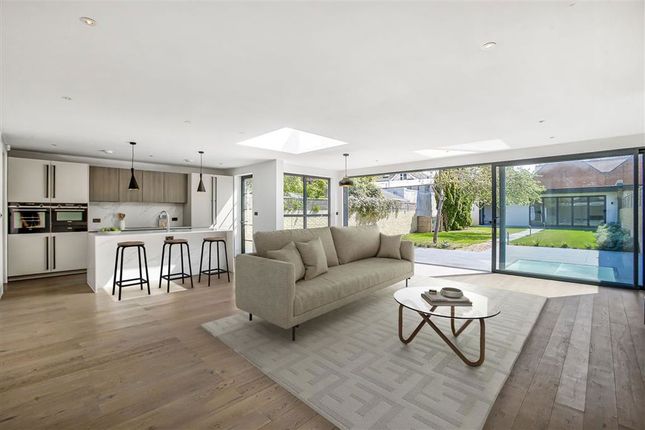 2, Firs Avenue, London photo 3