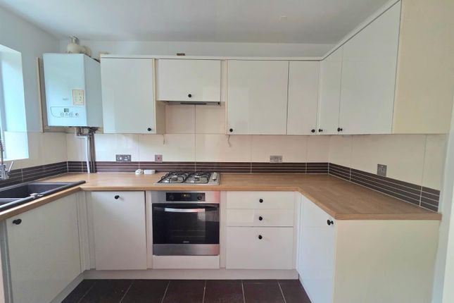 28, Cwrt Nant Y Felin, Caerphilly photo 2