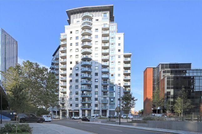 Thumbnail Flat to rent in City Tower, 3 Limeharbour, Crossharbour, South Quay, Canary Wharf, London