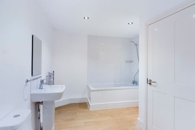 Flat 4 Fitz Regent, 2, Steine Lane, Brighton photo 4