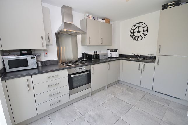 3 Atkinson Drive, Macclesfield photo 2