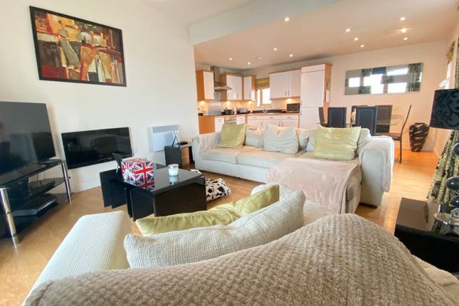 Penthouse for sale in Penthouse Apartment, Knightstone Causeway, Weston-Super-Mare
