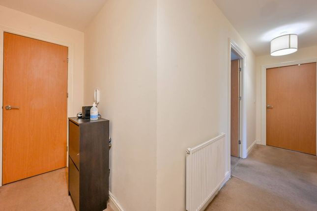 Flat for sale in Milicent Grove, Palmers Green, London
