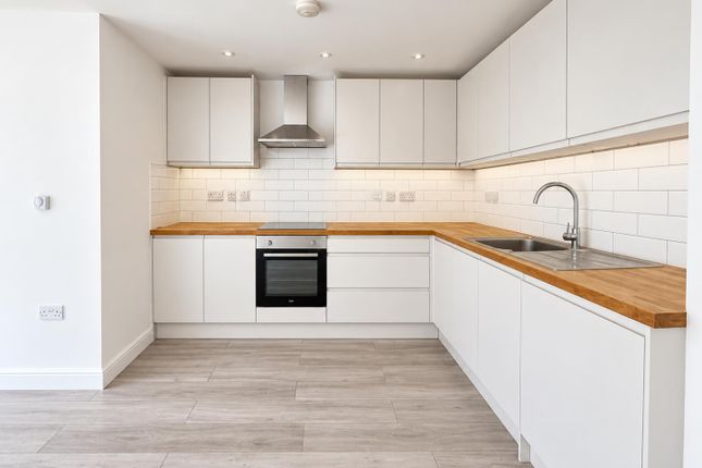 9A, Myrtle Road, Sutton photo 2