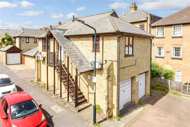 1-bed house on Hawkwood Close, Rochester, £132,500