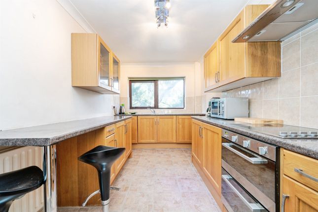 FLAT 8, 101, Grandfield Avenue, Watford photo 4