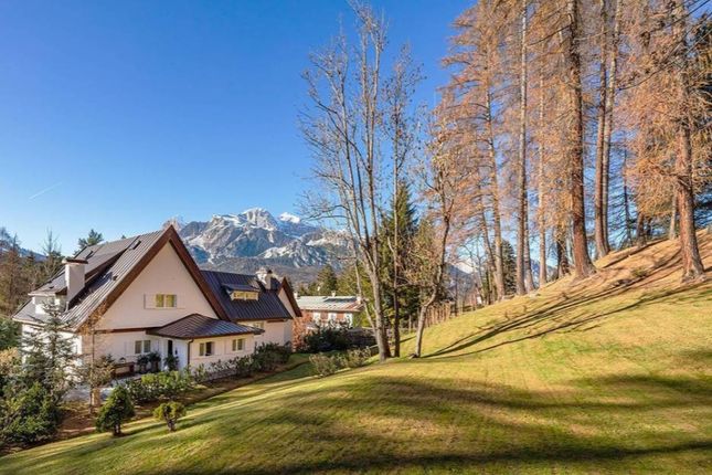 Villa for sale in Via Cantore, 32043 Cortina D'ampezzo Bl, Italy