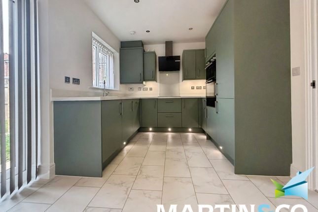 2, Heath Way, Wakefield photo 2