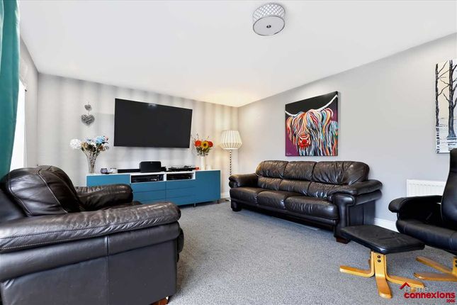 33, Crosshill Road, Strathaven, STRATHAVEN photo 2