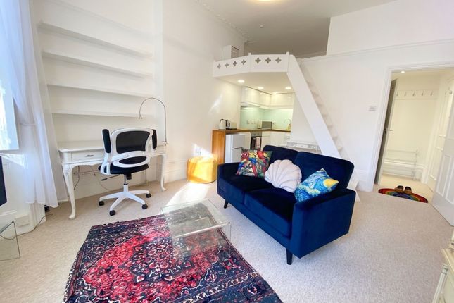 Flat 1, 4 Powis Square, Brighton photo 2