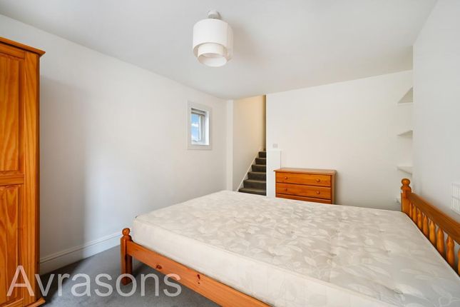 4 Brixton Road, London photo 2