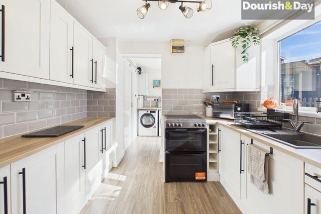11 Danby Crest, Stafford photo 3
