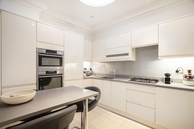 Flat 7, 101 Mount Street, London photo 4