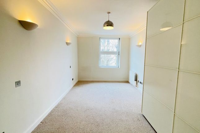 Manor House Court, 11, Warrington Gardens, London photo 4