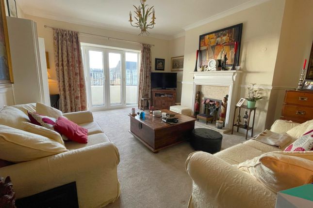 Flat for sale in Clifton Gardens, Folkestone, Kent