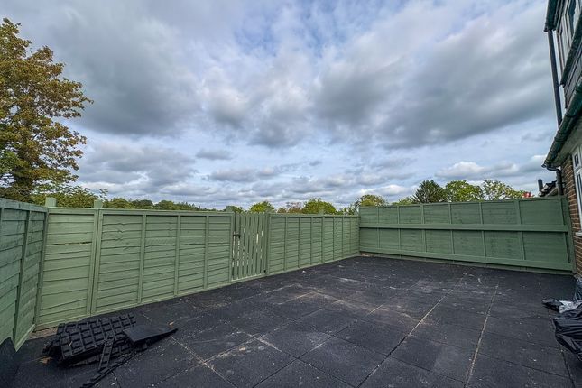 Flat, Crowborough photo 4