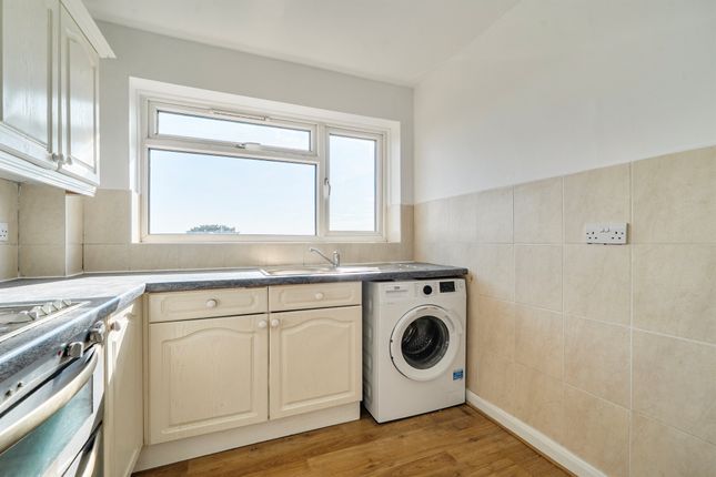 15, Croxley Rise, Maidenhead photo 4