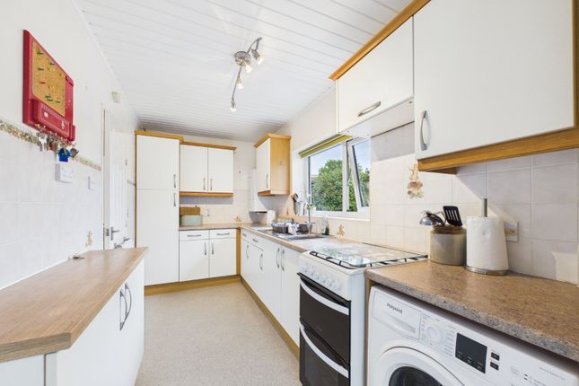 3, Stilwell Close, Yateley photo 3