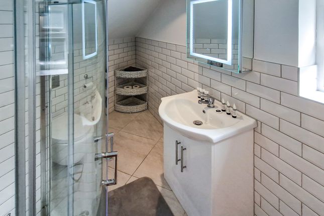 Annex Shower Room 
