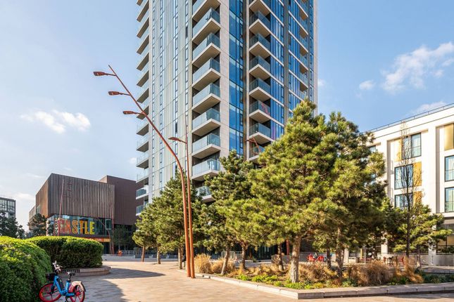 St Gabriel Walk, Elephant and Castle photo 2