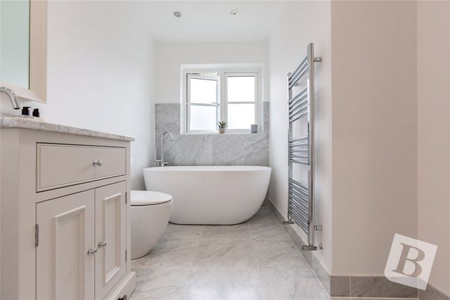 17, Ashburnham Gardens, Upminster photo 4