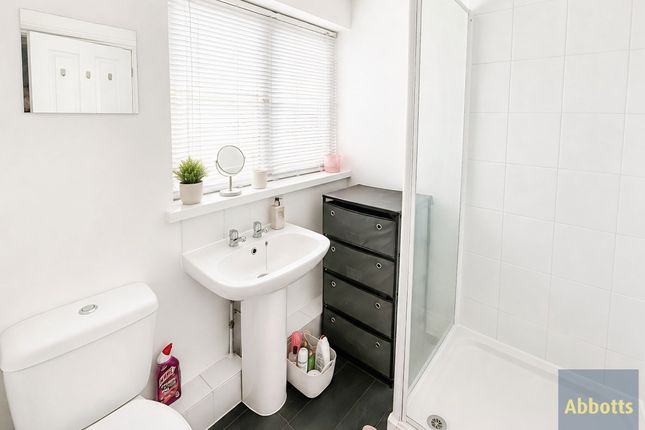 20, Basildon photo 3