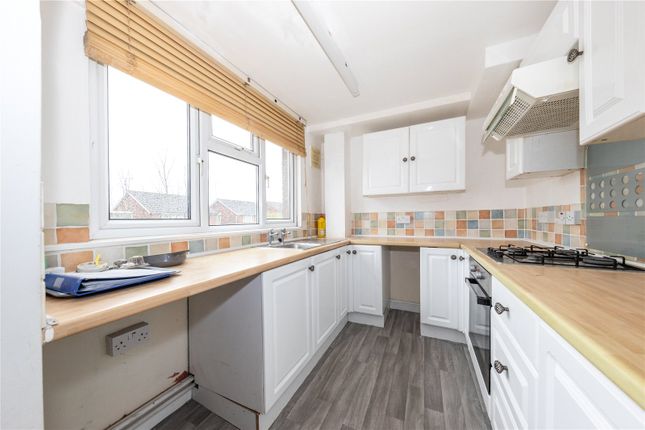 Terraced house for sale in Brendon Avenue, Luton
