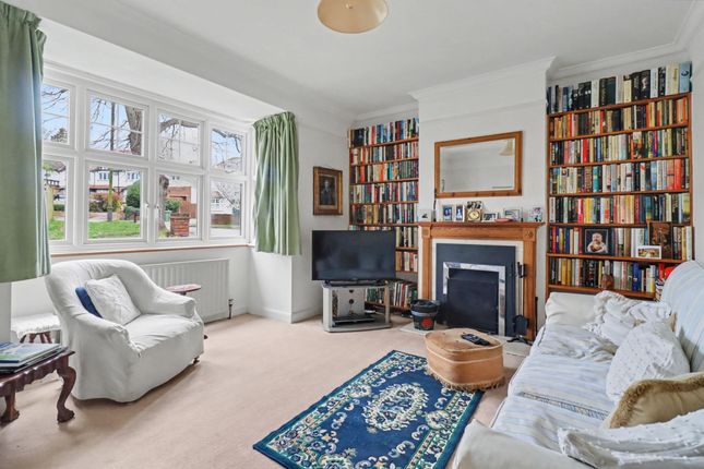 21 Vale Road, Esher photo 2
