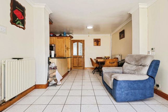 14, Hatcham Road, West Midlands photo 3