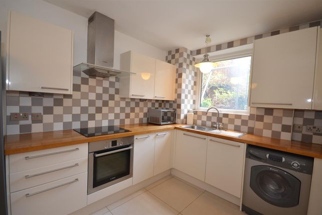 2-bed flat on Alford House, Flat 4, Stanhope Road, London, £2,600/mo