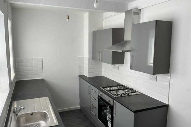 1 Woolfall Close, Liverpool photo 4